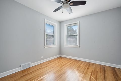Tiny photo for 604 Dodge Avenue, Evanston, IL 60202 (MLS # 12483934)