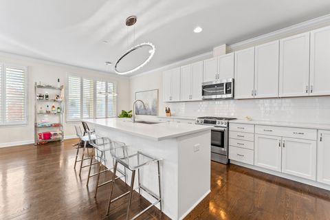 Tiny photo for 826 Chestnut Street, Deerfield, IL 60015 (MLS # 12583138)