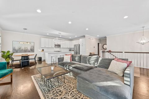 Tiny photo for 826 Chestnut Street, Deerfield, IL 60015 (MLS # 12583138)