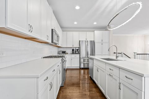 Tiny photo for 826 Chestnut Street, Deerfield, IL 60015 (MLS # 12583138)