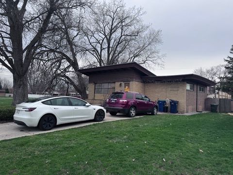 Photo of 9132 S California Avenue, Evergreen Park, IL 60805 (MLS # 12620725)