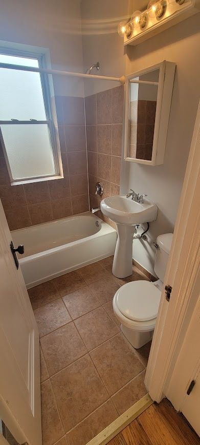 2922.5 N SACRAMENTO Street 3E