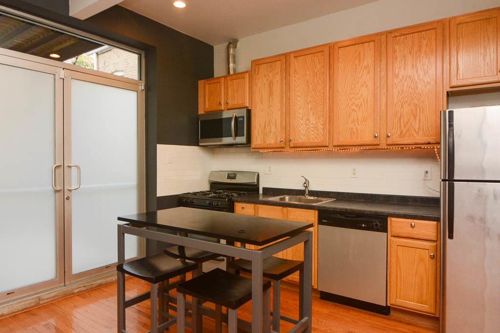 1450 W BLACKHAWK Street 2