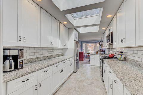 Tiny photo for 1906 W Greendale Avenue, Park Ridge, IL 60068 (MLS # 12594202)