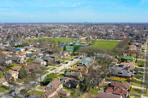 Tiny photo for 1906 W Greendale Avenue, Park Ridge, IL 60068 (MLS # 12594202)