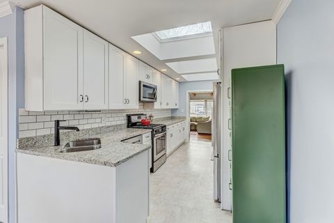 Tiny photo for 1906 W Greendale Avenue, Park Ridge, IL 60068 (MLS # 12594202)