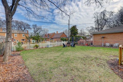 Tiny photo for 1906 W Greendale Avenue, Park Ridge, IL 60068 (MLS # 12594202)