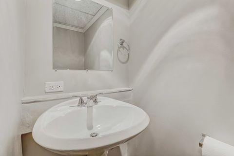 Tiny photo for 1906 W Greendale Avenue, Park Ridge, IL 60068 (MLS # 12594202)