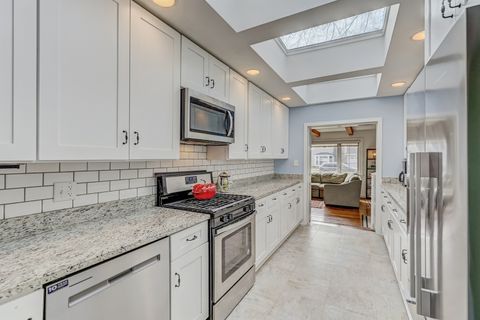 Tiny photo for 1906 W Greendale Avenue, Park Ridge, IL 60068 (MLS # 12594202)