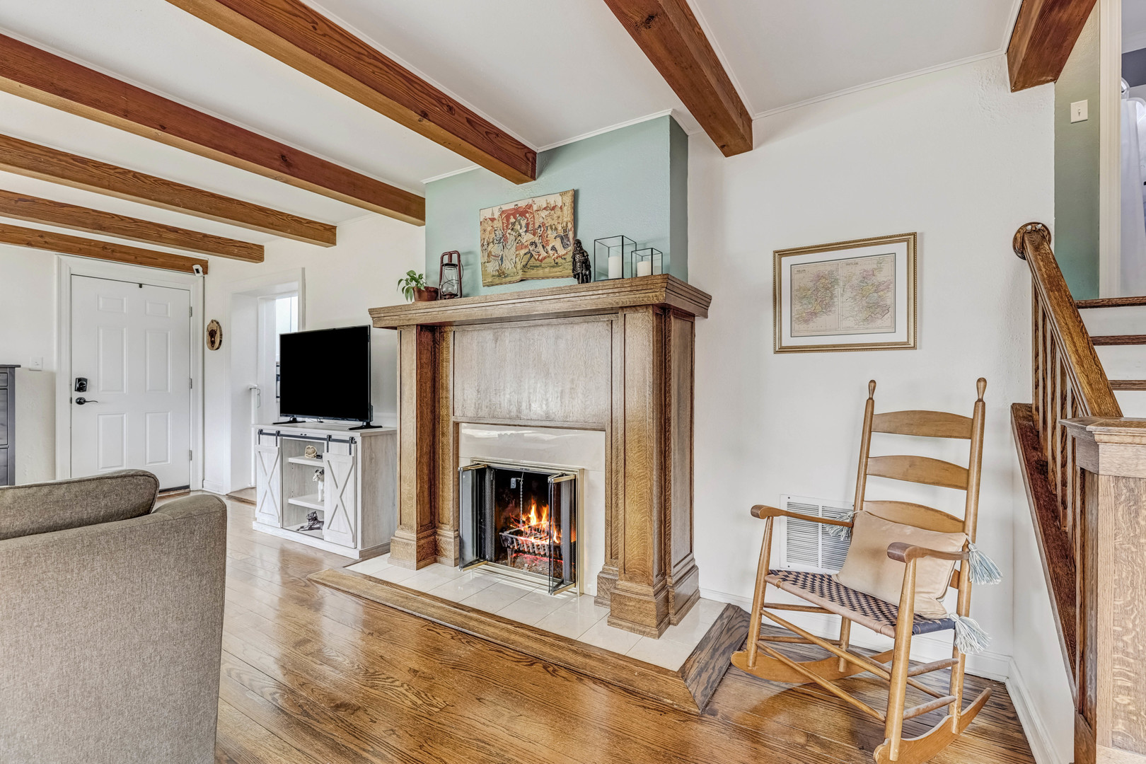 1906 W Greendale Avenue