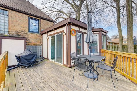 Tiny photo for 1906 W Greendale Avenue, Park Ridge, IL 60068 (MLS # 12594202)