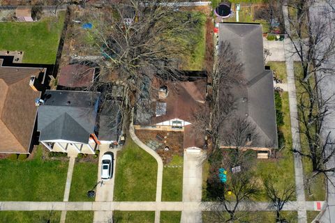 Tiny photo for 1906 W Greendale Avenue, Park Ridge, IL 60068 (MLS # 12594202)