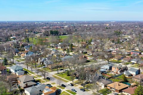 Tiny photo for 1906 W Greendale Avenue, Park Ridge, IL 60068 (MLS # 12594202)