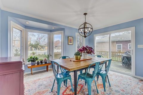 Tiny photo for 1906 W Greendale Avenue, Park Ridge, IL 60068 (MLS # 12594202)