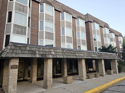300 Thames Parkway 2A Park Ridge IL 60068