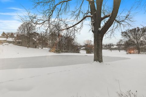 Tiny photo for 924 Shoreline Road, Lake Barrington, IL 60010 (MLS # 12523523)
