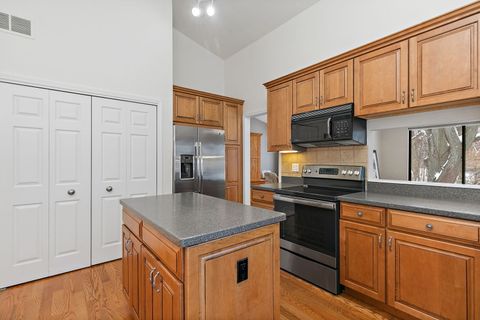 Tiny photo for 924 Shoreline Road, Lake Barrington, IL 60010 (MLS # 12523523)