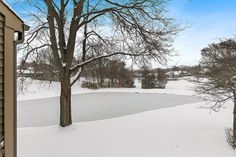 Tiny photo for 924 Shoreline Road, Lake Barrington, IL 60010 (MLS # 12523523)