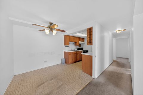 Tiny photo for 4929 W 87th Street #1SE, Oak Lawn, IL 60453 (MLS # 12622093)