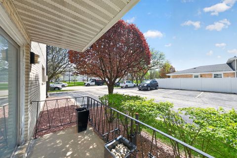 Tiny photo for 4929 W 87th Street #1SE, Oak Lawn, IL 60453 (MLS # 12622093)