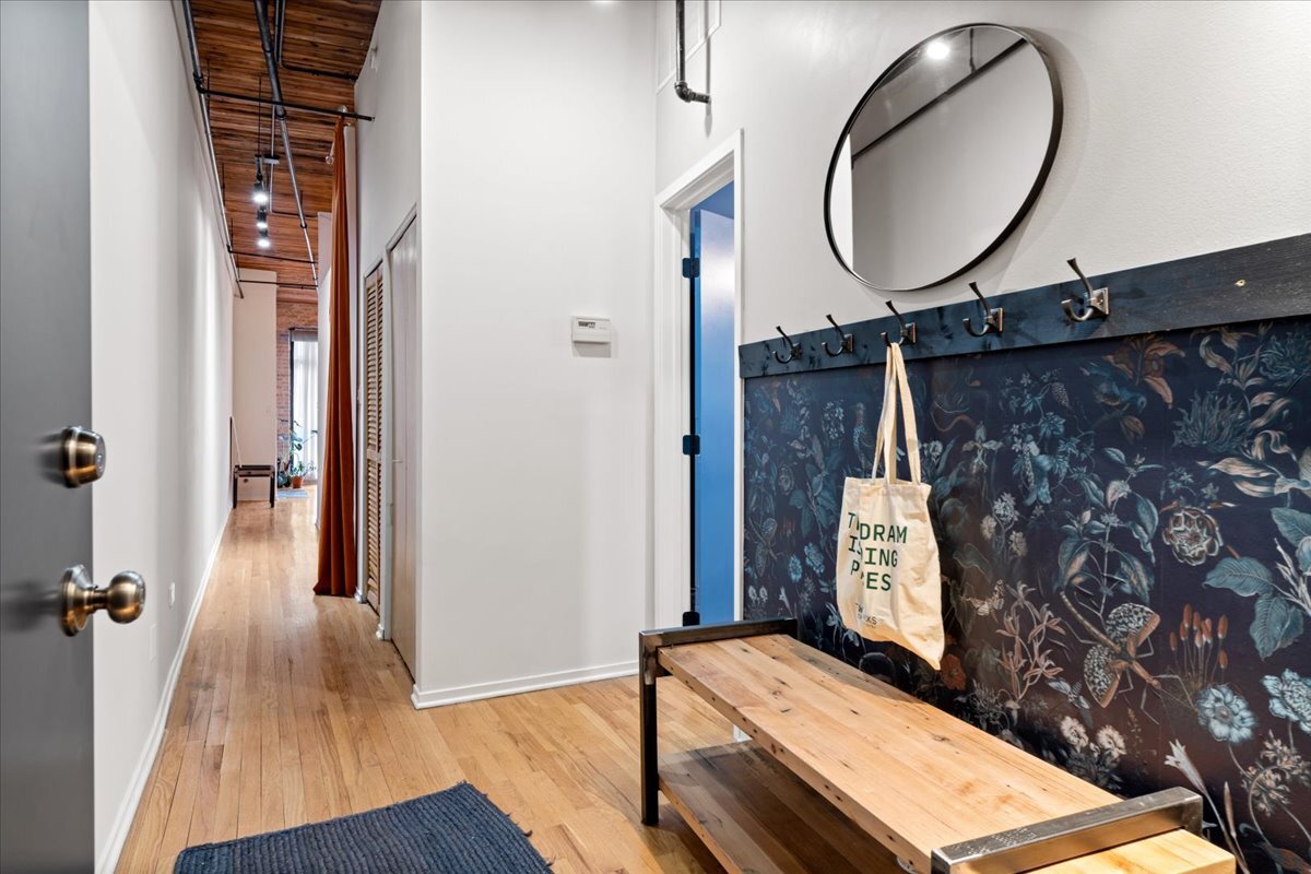 1670 N Claremont Avenue 209