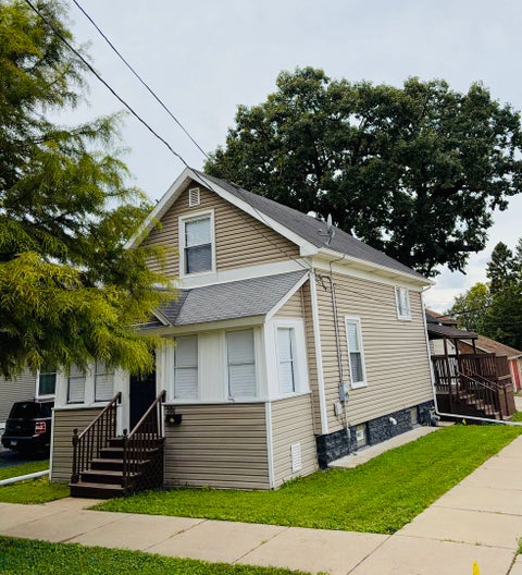 Photo of 701 Hamilton Avenue, Aurora, IL 60505 (MLS # 12736763)