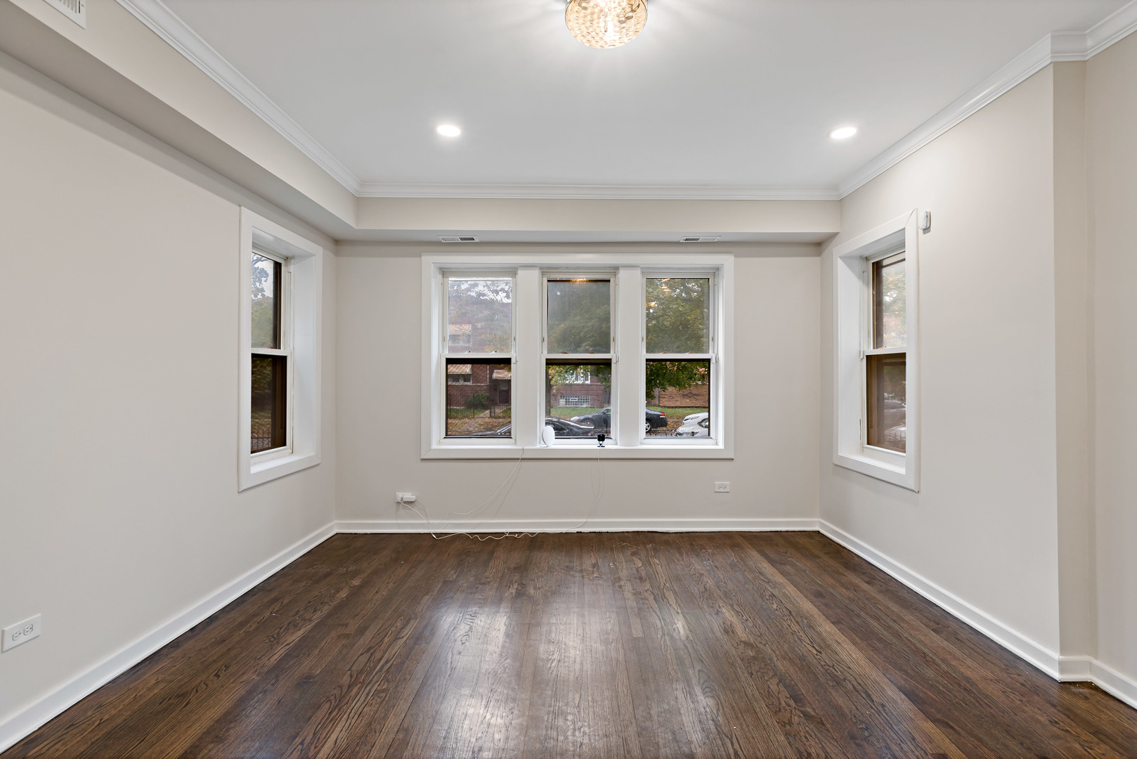 1742 N Mayfield Avenue