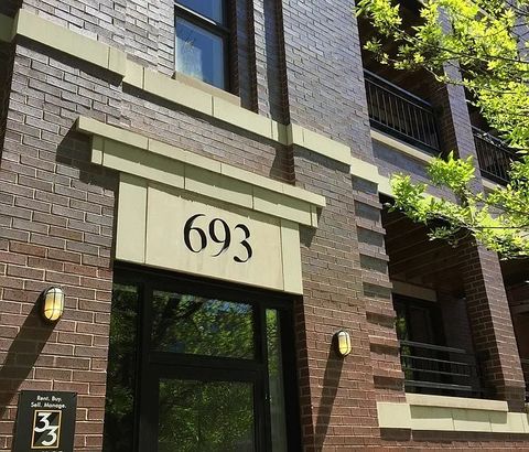 693 N Peoria Street 3S Chicago IL 60642