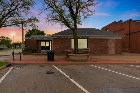 127 E Main Street Roselle IL 60172