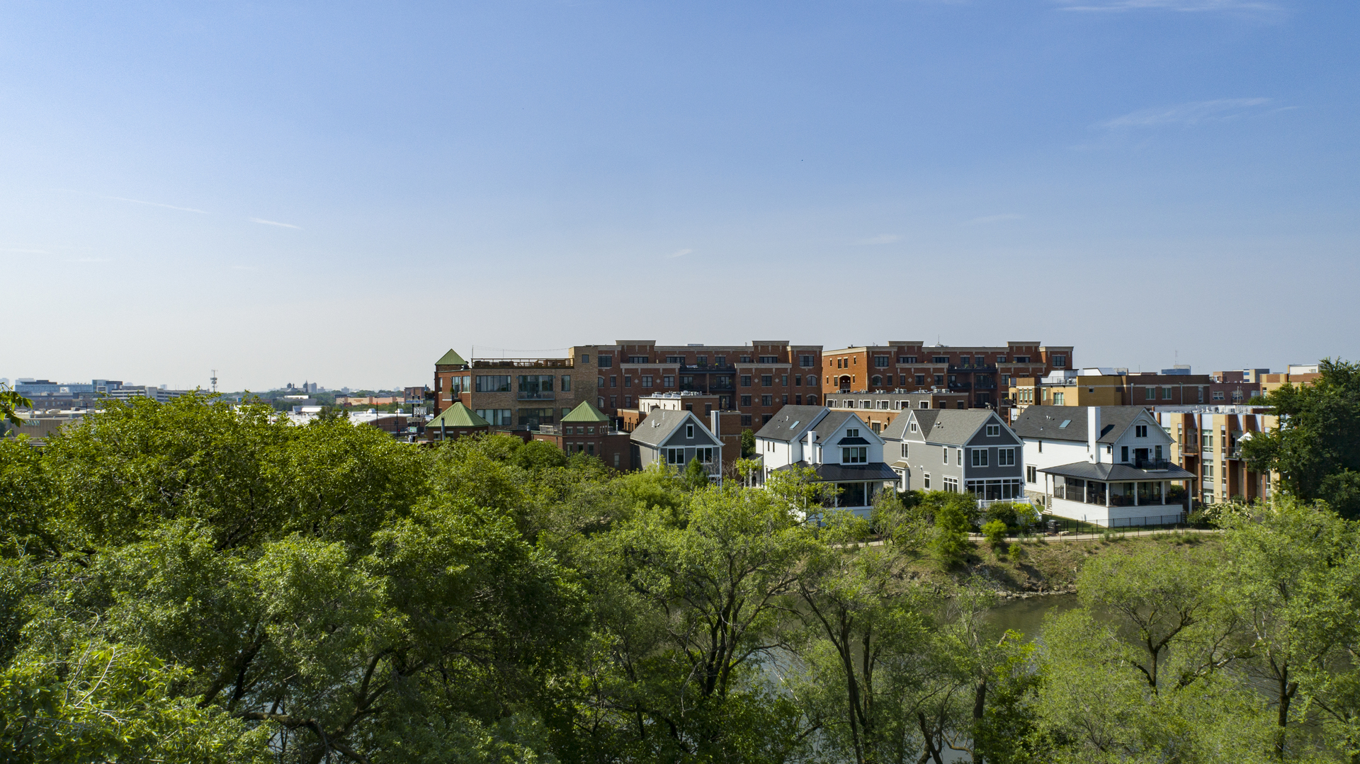 2235 W Oakdale Avenue 15-C