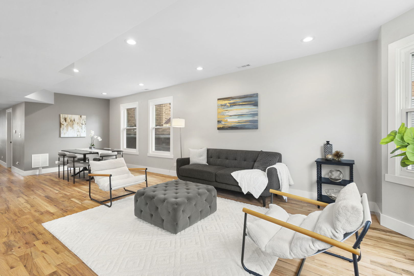 6129 N Ravenswood Avenue