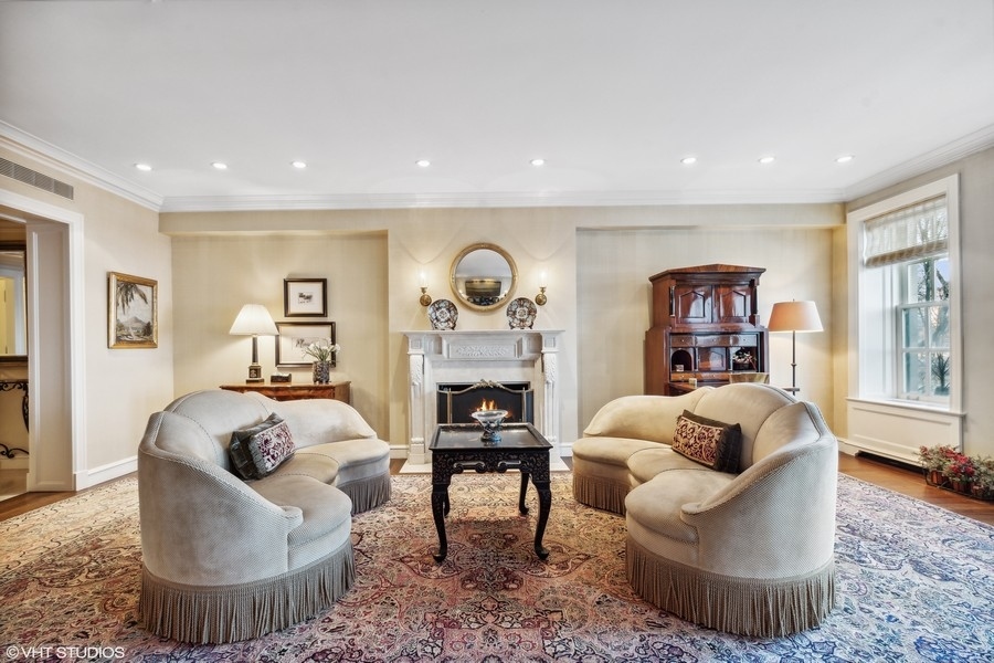 219 E Lake Shore Drive 2ABC