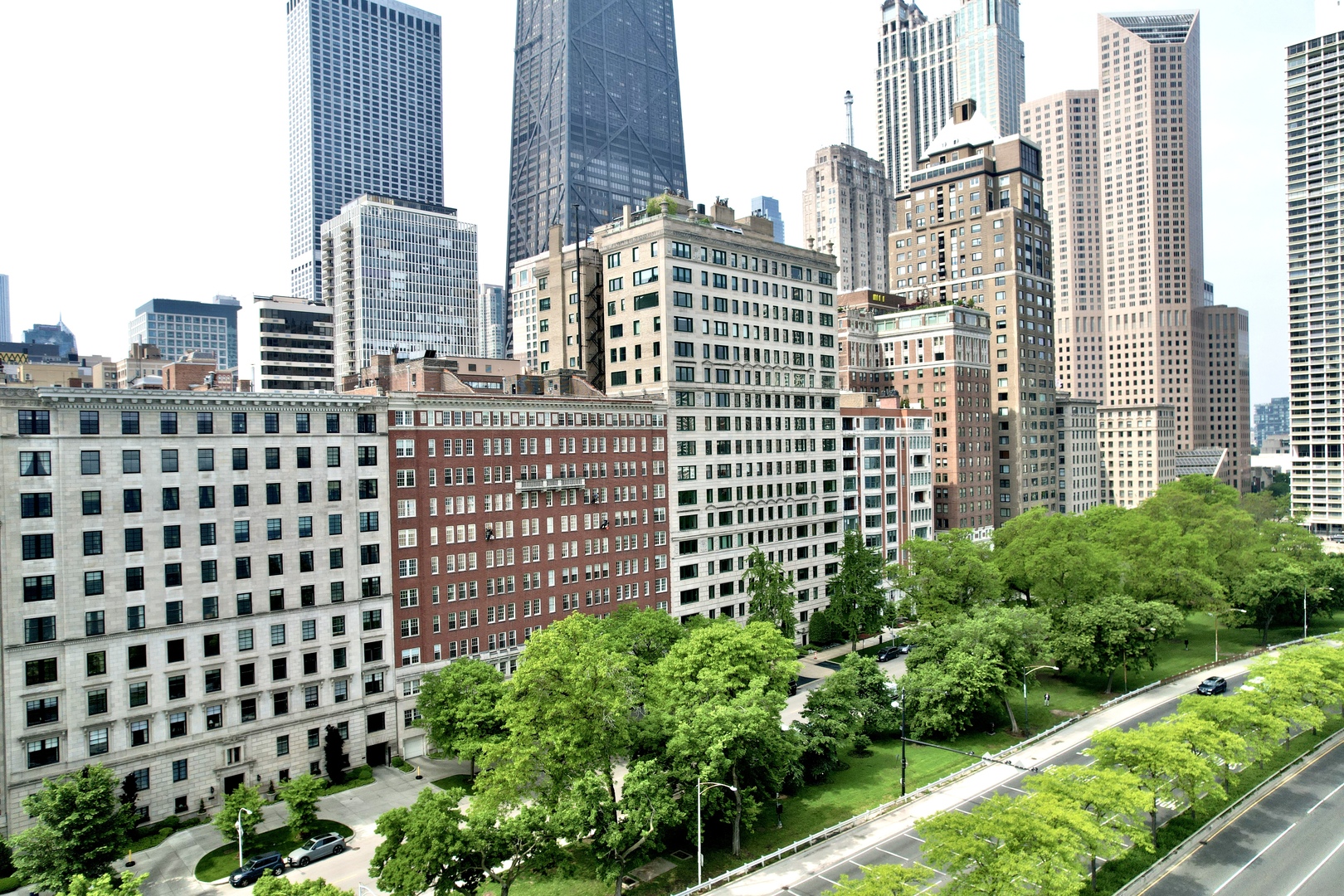 219 E Lake Shore Drive 2ABC