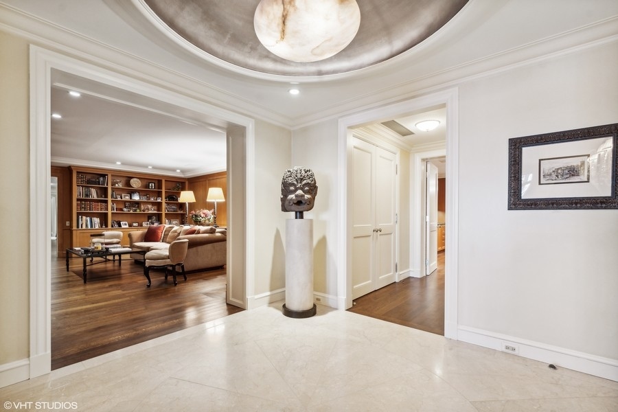 219 E Lake Shore Drive 2ABC
