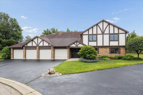 Photo of 546 Banyon Lane #B, La Grange, IL 60525 (MLS # 12674932)