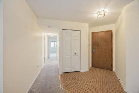 Tiny photo for 546 Banyon Lane #B, La Grange, IL 60525 (MLS # 12674932)
