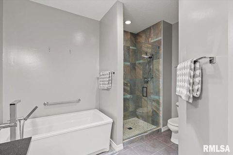 Tiny photo for 3000 E 32ND Street #14, Davenport, IA 52807 (MLS # QC4268943)