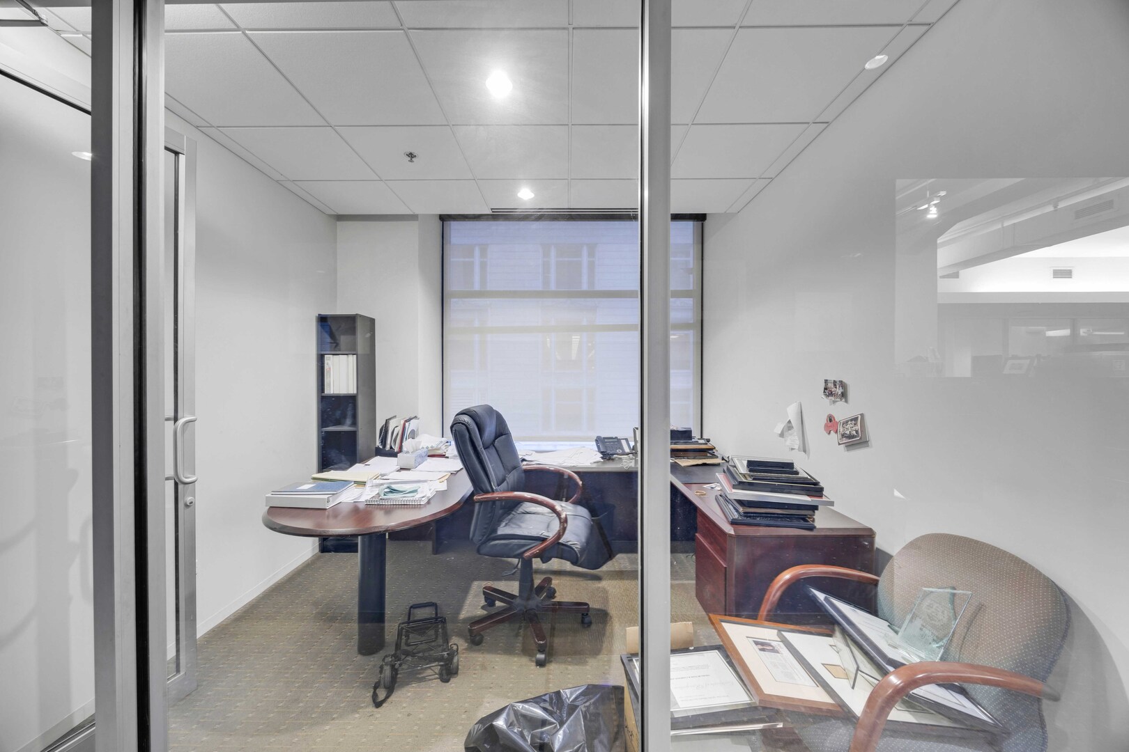 6 E Monroe Street 400