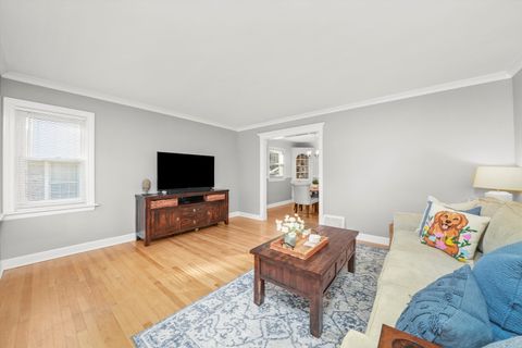 Tiny photo for 314 N Pine Street, Mount Prospect, IL 60056 (MLS # 12491018)