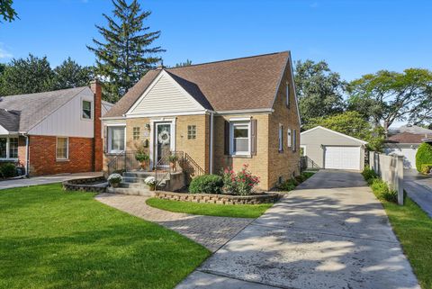 Tiny photo for 314 N Pine Street, Mount Prospect, IL 60056 (MLS # 12491018)