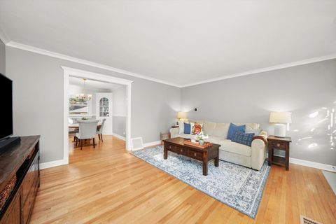 Tiny photo for 314 N Pine Street, Mount Prospect, IL 60056 (MLS # 12491018)