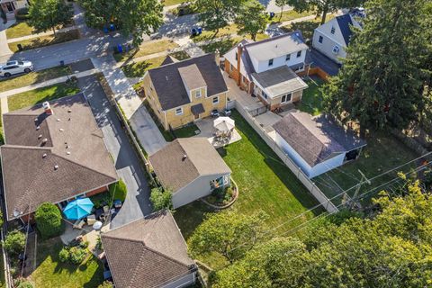Tiny photo for 314 N Pine Street, Mount Prospect, IL 60056 (MLS # 12491018)