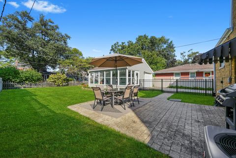 Tiny photo for 314 N Pine Street, Mount Prospect, IL 60056 (MLS # 12491018)