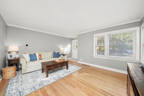 Tiny photo for 314 N Pine Street, Mount Prospect, IL 60056 (MLS # 12491018)