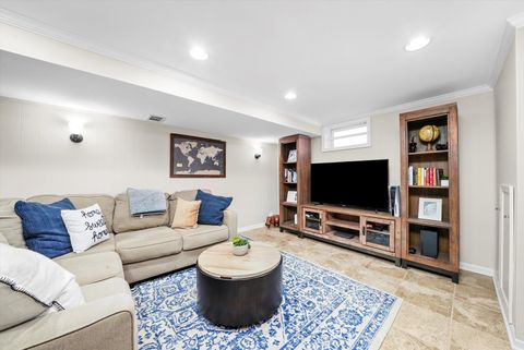 Tiny photo for 314 N Pine Street, Mount Prospect, IL 60056 (MLS # 12491018)