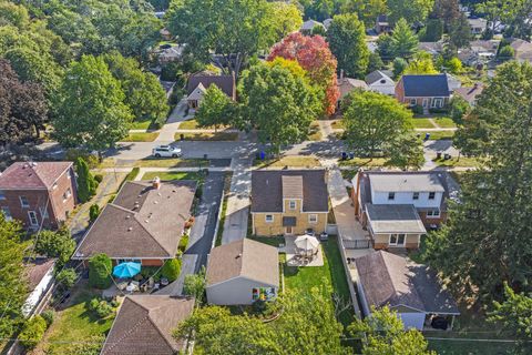 Tiny photo for 314 N Pine Street, Mount Prospect, IL 60056 (MLS # 12491018)