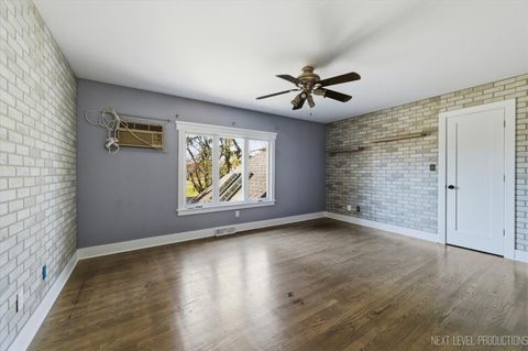 Tiny photo for 980 Persimmon Court, St. Charles, IL 60174 (MLS # 12639425)