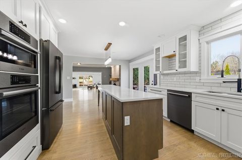 Tiny photo for 980 Persimmon Court, St. Charles, IL 60174 (MLS # 12639425)