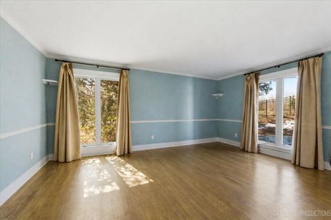 Tiny photo for 980 Persimmon Court, St. Charles, IL 60174 (MLS # 12639425)