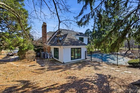 Tiny photo for 980 Persimmon Court, St. Charles, IL 60174 (MLS # 12639425)